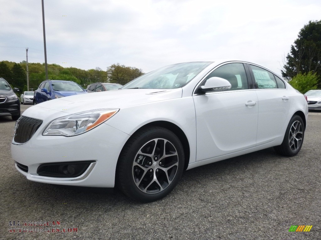 Summit White / Light Neutral/Cocoa Buick Regal Sport Touring