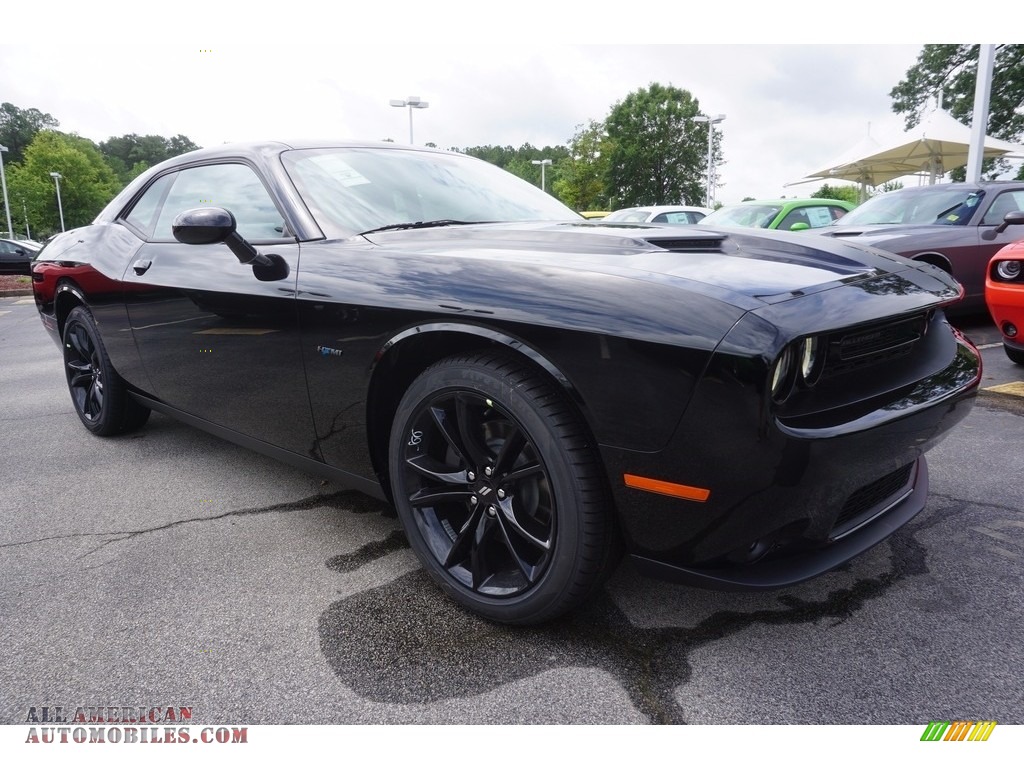 2017 Challenger R/T - Pitch Black / Black/Ruby Red photo #4