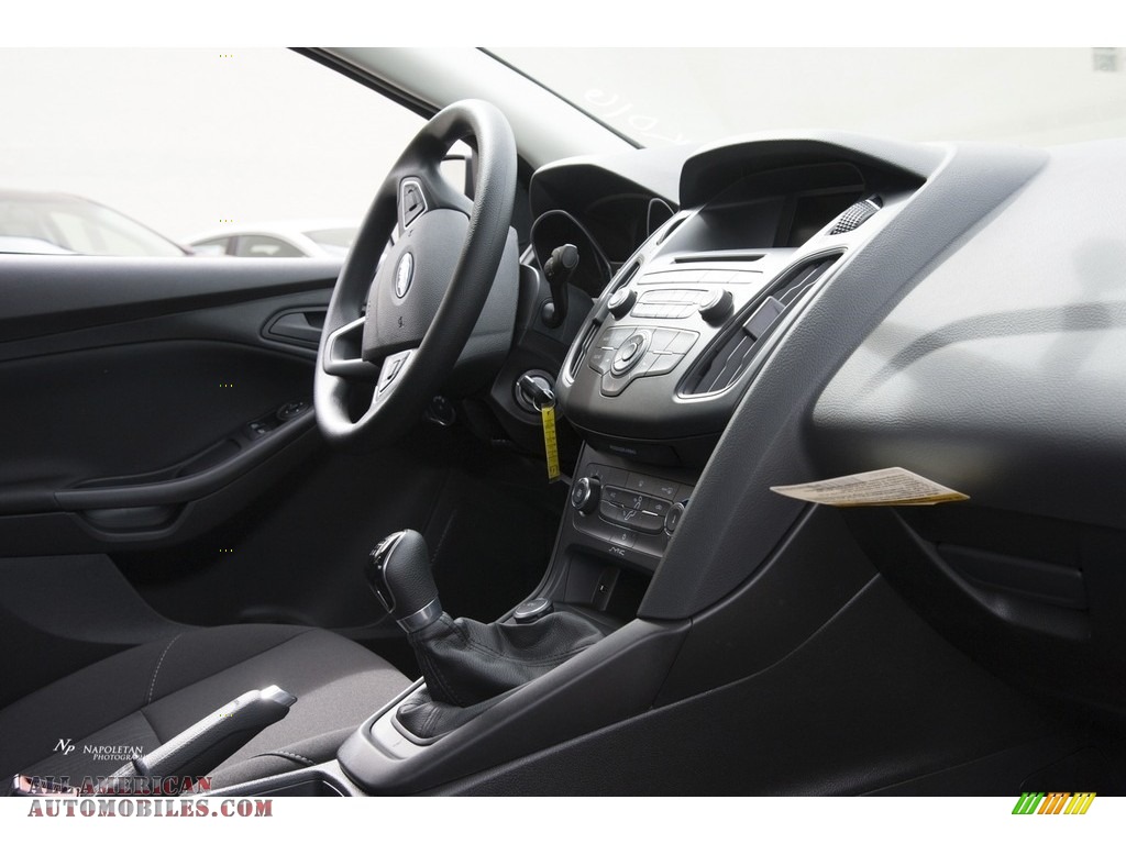 2017 Focus S Sedan - Magnetic / Charcoal Black photo #9
