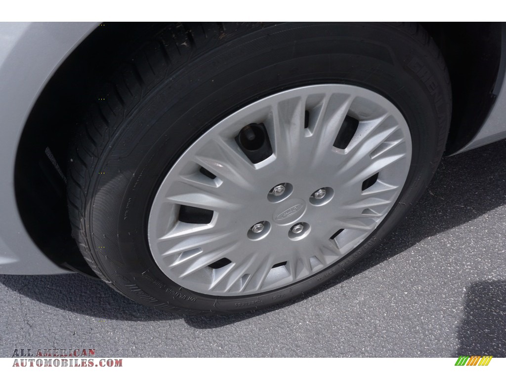 2014 Fiesta S Sedan - Ingot Silver / Charcoal Black photo #5