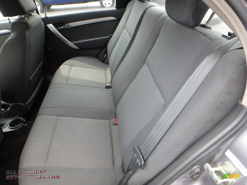 2011 Aveo LT Sedan - Medium Gray / Charcoal photo #9