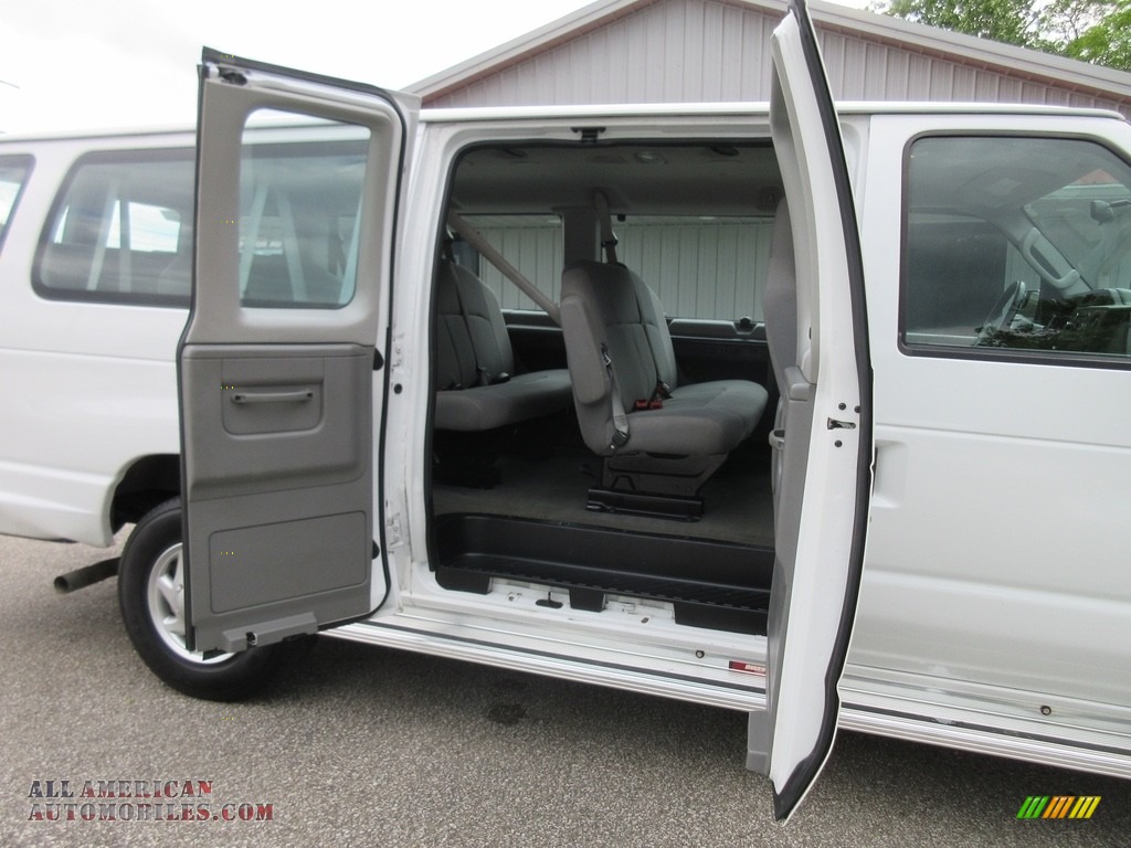2011 E Series Van E350 XLT Extended Passenger - Oxford White / Medium Flint photo #17