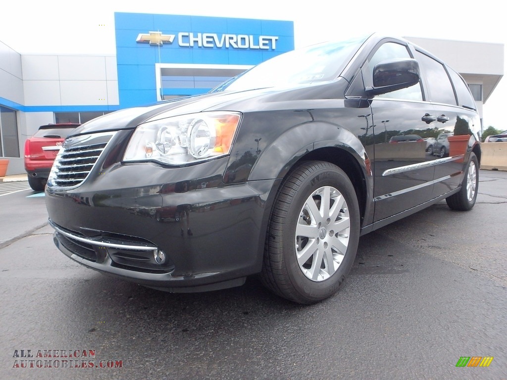 2013 Town & Country Touring - Brilliant Black Crystal Pearl / Dark Frost Beige/Medium Frost Beige photo #2