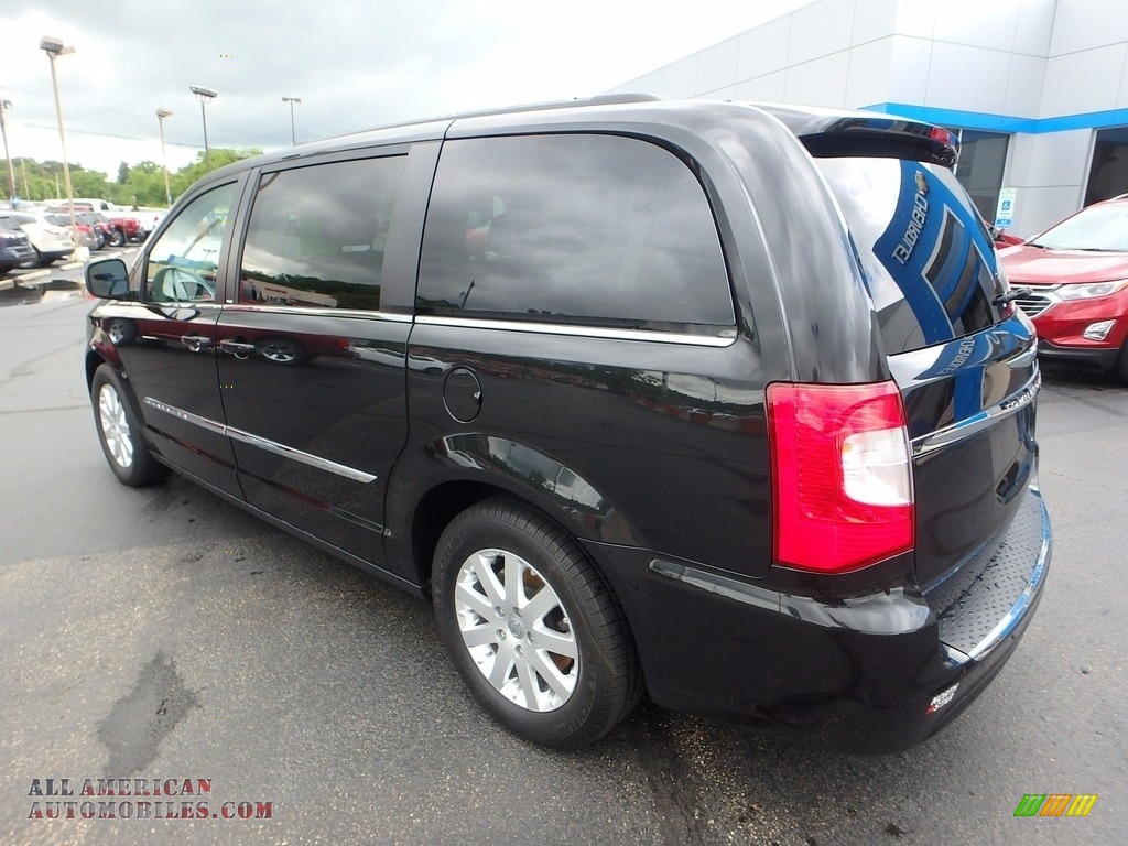 2013 Town & Country Touring - Brilliant Black Crystal Pearl / Dark Frost Beige/Medium Frost Beige photo #4