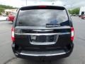 Chrysler Town & Country Touring Brilliant Black Crystal Pearl photo #6
