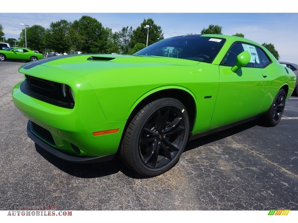 Green Go / Black/Ruby Red Dodge Challenger R/T