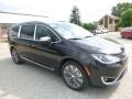 Chrysler Pacifica Limited Brilliant Black Crystal Pearl photo #13