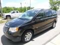 Chrysler Town & Country Touring Brilliant Black Crystal Pearlcoat photo #5