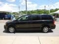 Chrysler Town & Country Touring Brilliant Black Crystal Pearlcoat photo #6