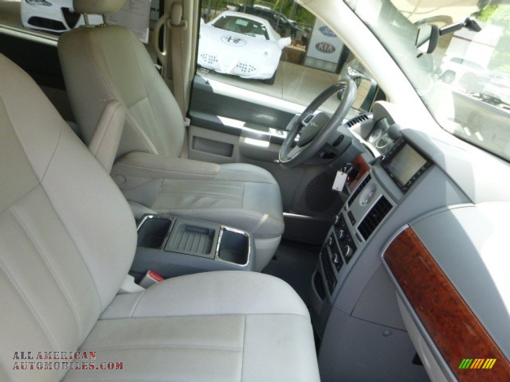 2008 Town & Country Touring - Brilliant Black Crystal Pearlcoat / Medium Slate Gray/Light Shale photo #12