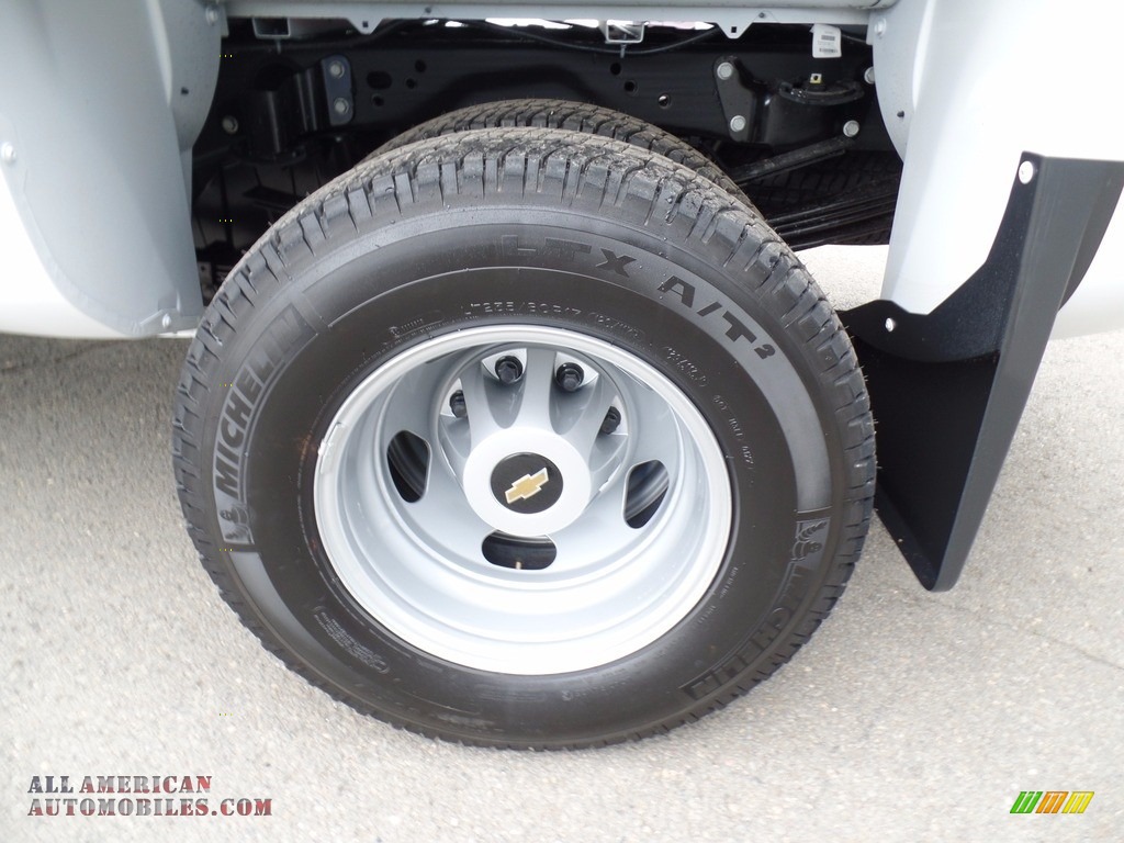 2017 Silverado 3500HD Work Truck Crew Cab Dual Rear Wheel 4x4 - Summit White / Dark Ash/Jet Black photo #9