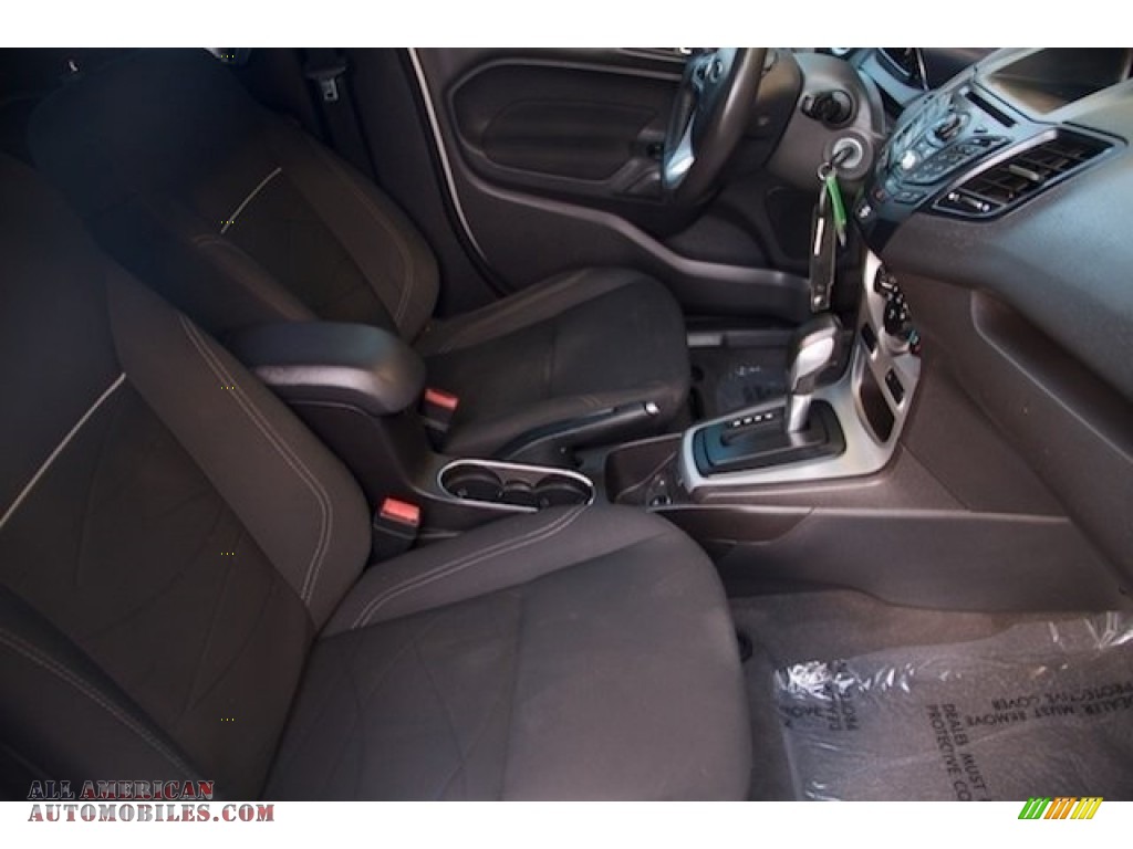 2014 Fiesta SE Sedan - Ingot Silver / Charcoal Black photo #16