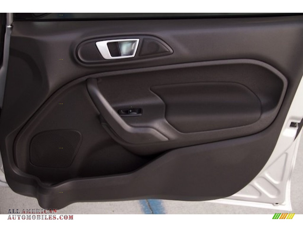2014 Fiesta SE Sedan - Ingot Silver / Charcoal Black photo #23