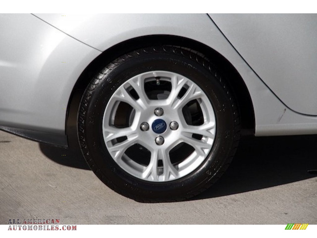 2014 Fiesta SE Sedan - Ingot Silver / Charcoal Black photo #26