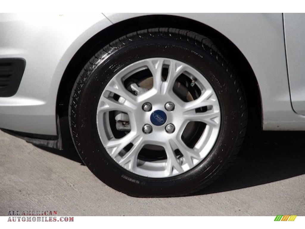 2014 Fiesta SE Sedan - Ingot Silver / Charcoal Black photo #27