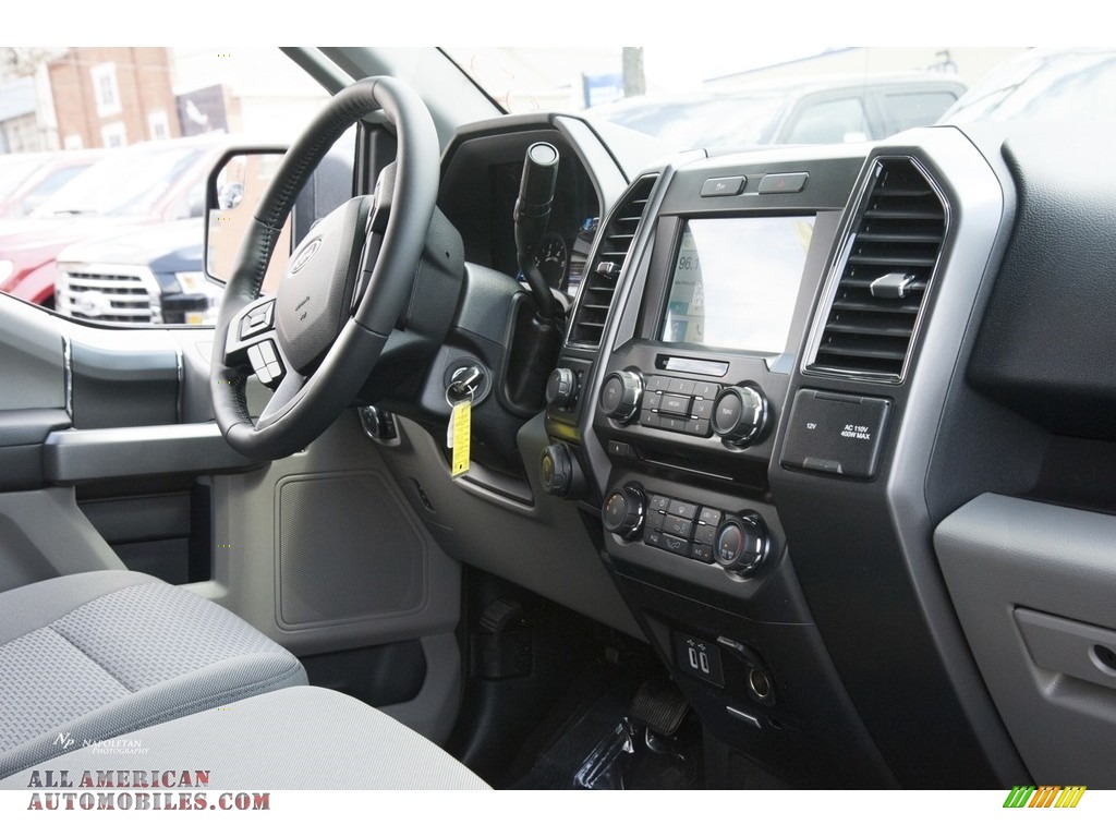 2017 F150 XLT SuperCab 4x4 - Magnetic / Earth Gray photo #9