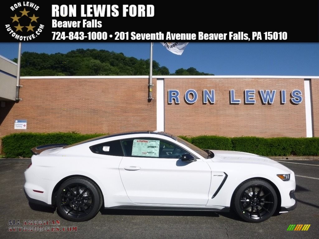 Oxford White / Ebony Ford Mustang Shelby GT350