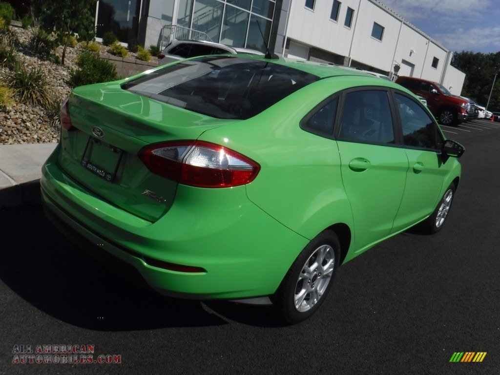 2015 Fiesta SE Sedan - Green Envy / Charcoal Black photo #10