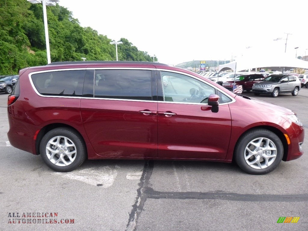 2017 Pacifica Touring L - Velvet Red Pearl / Black/Alloy photo #7