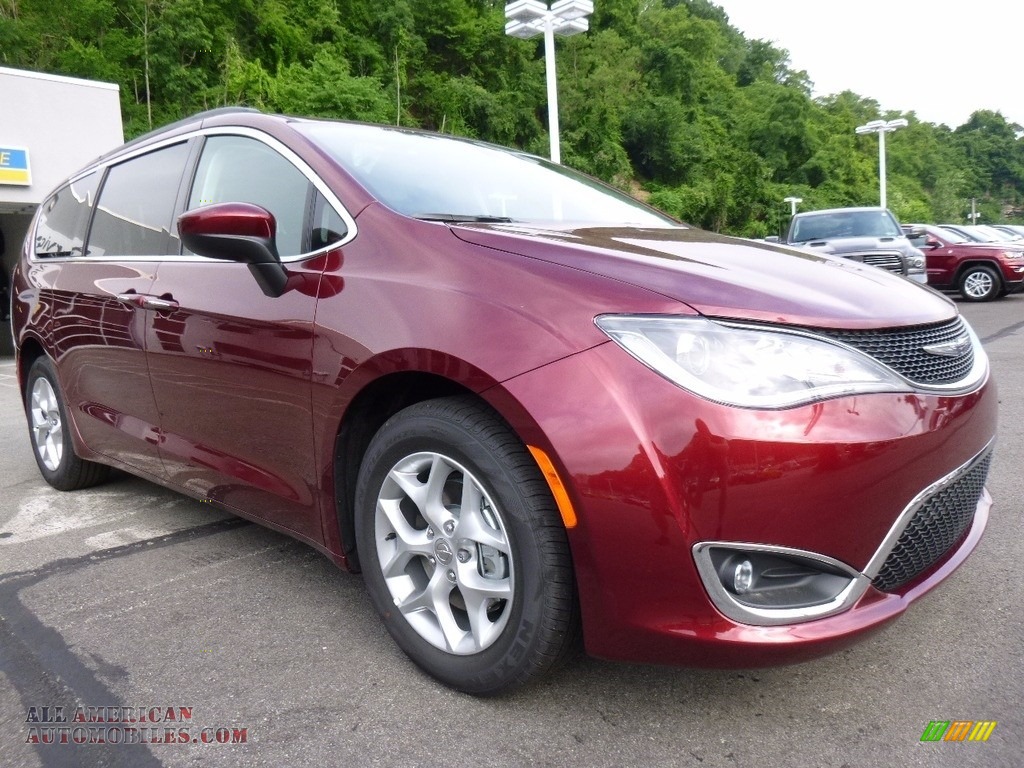 2017 Pacifica Touring L - Velvet Red Pearl / Black/Alloy photo #8