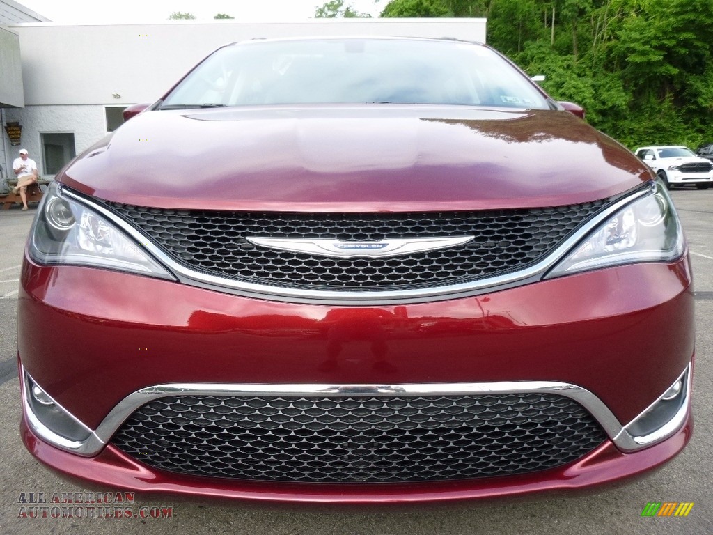 2017 Pacifica Touring L - Velvet Red Pearl / Black/Alloy photo #9