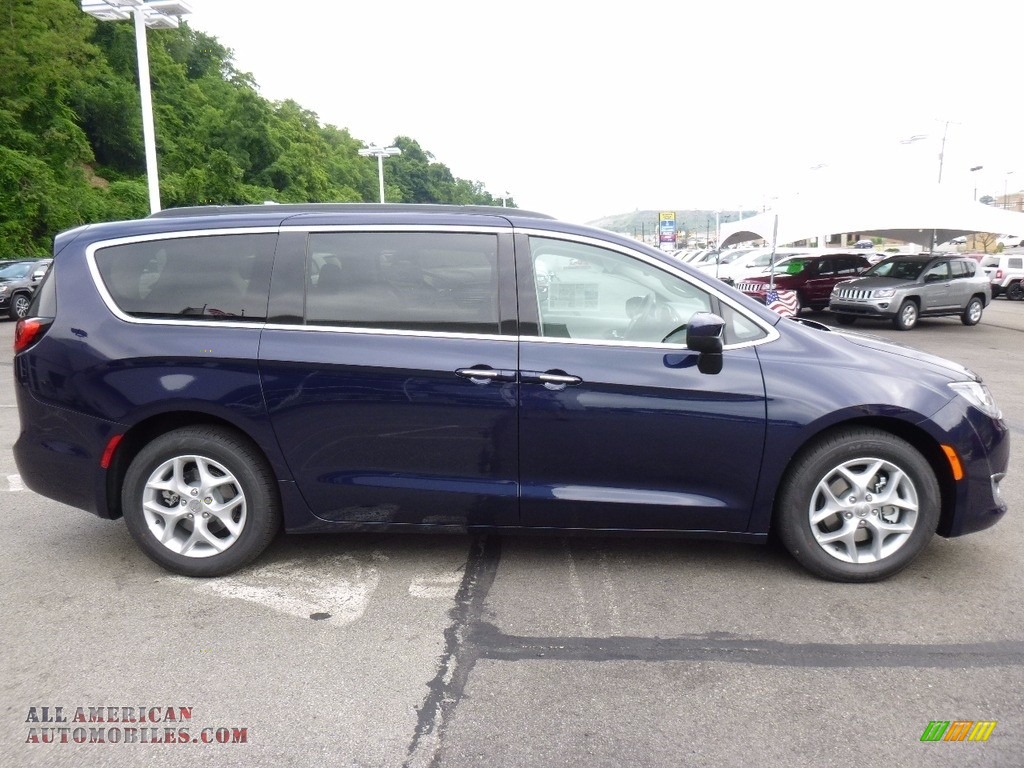 2017 Pacifica Touring L - Jazz Blue Pearl / Black/Alloy photo #7