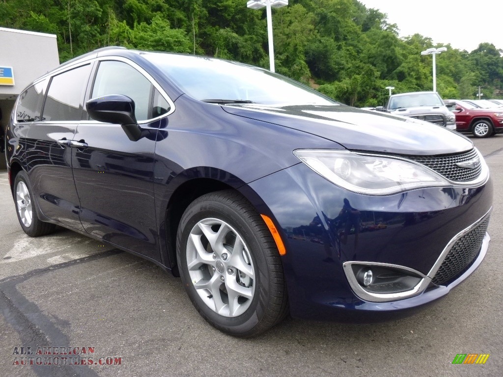 2017 Pacifica Touring L - Jazz Blue Pearl / Black/Alloy photo #8