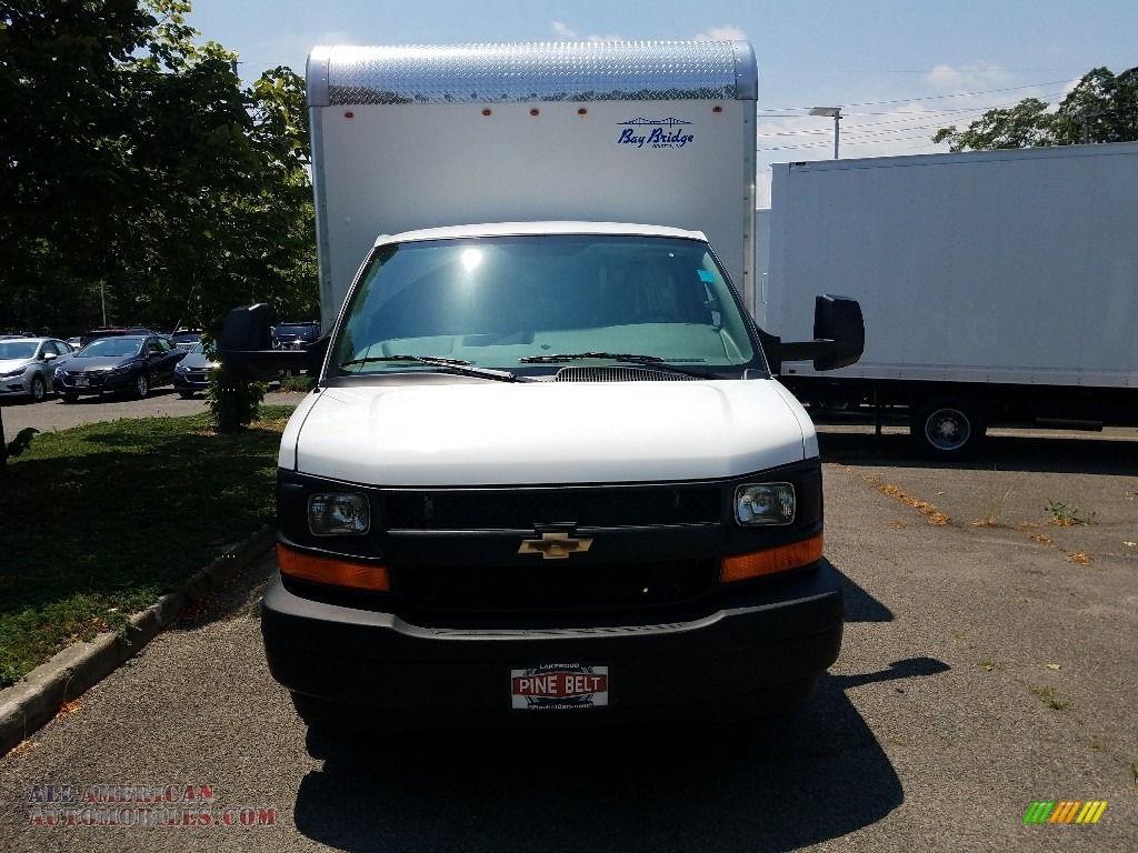 2017 Express Cutaway 3500 Moving Van - Summit White / Medium Pewter photo #2