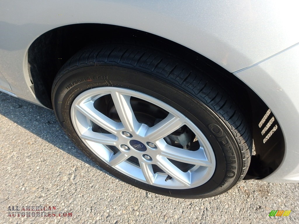2016 Fiesta SE Sedan - Ingot Silver Metallic / Charcoal Black photo #10