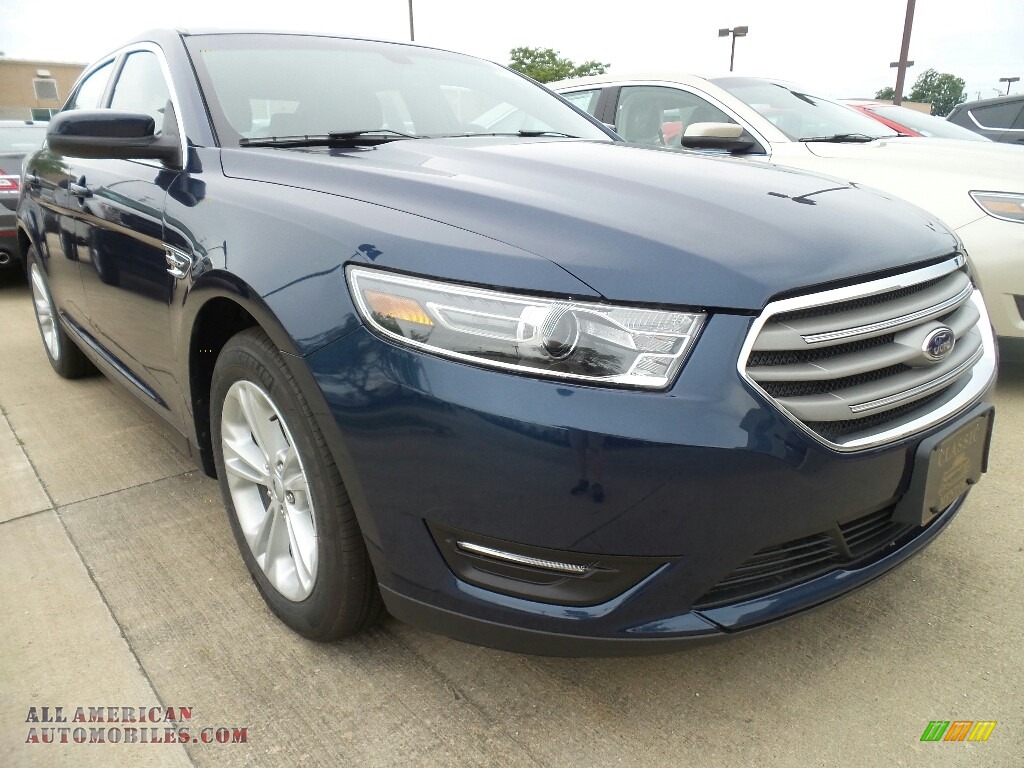 Blue Jeans / Charcoal Black Ford Taurus SEL