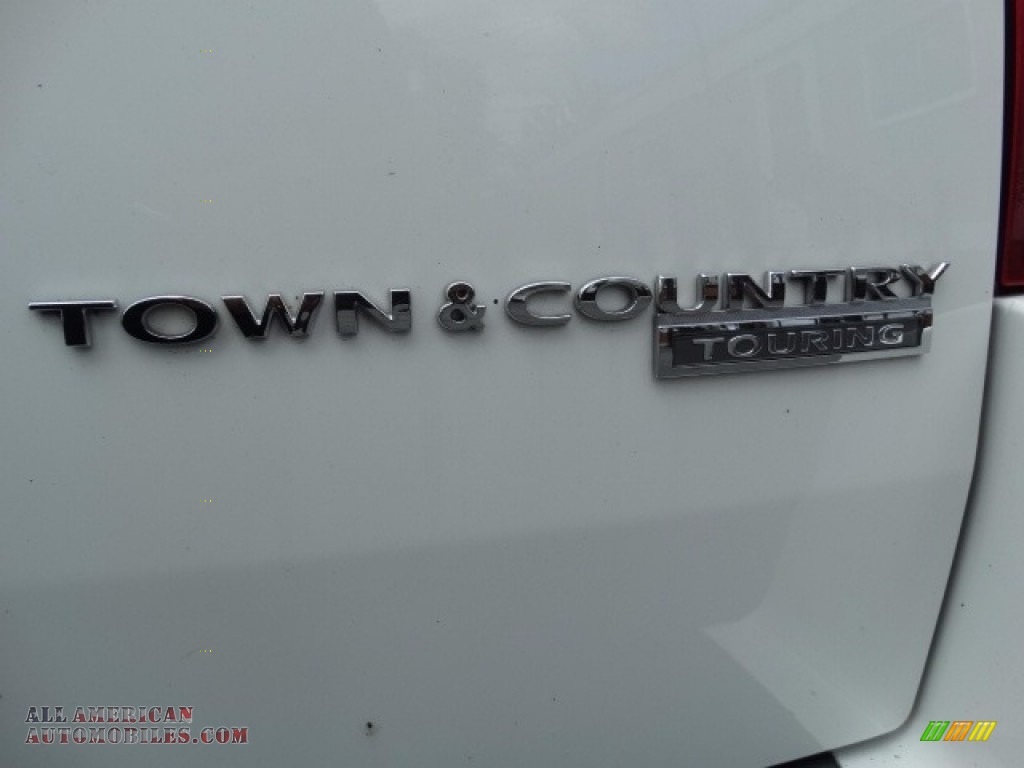 2009 Town & Country Touring - Stone White / Medium Slate Gray/Light Shale photo #26