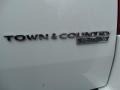 Chrysler Town & Country Touring Stone White photo #26