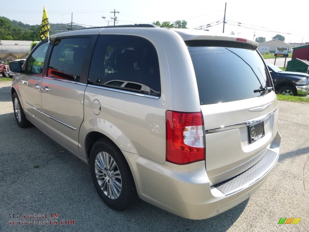 2013 Town & Country Touring - L - White Gold / Black/Light Graystone photo #3