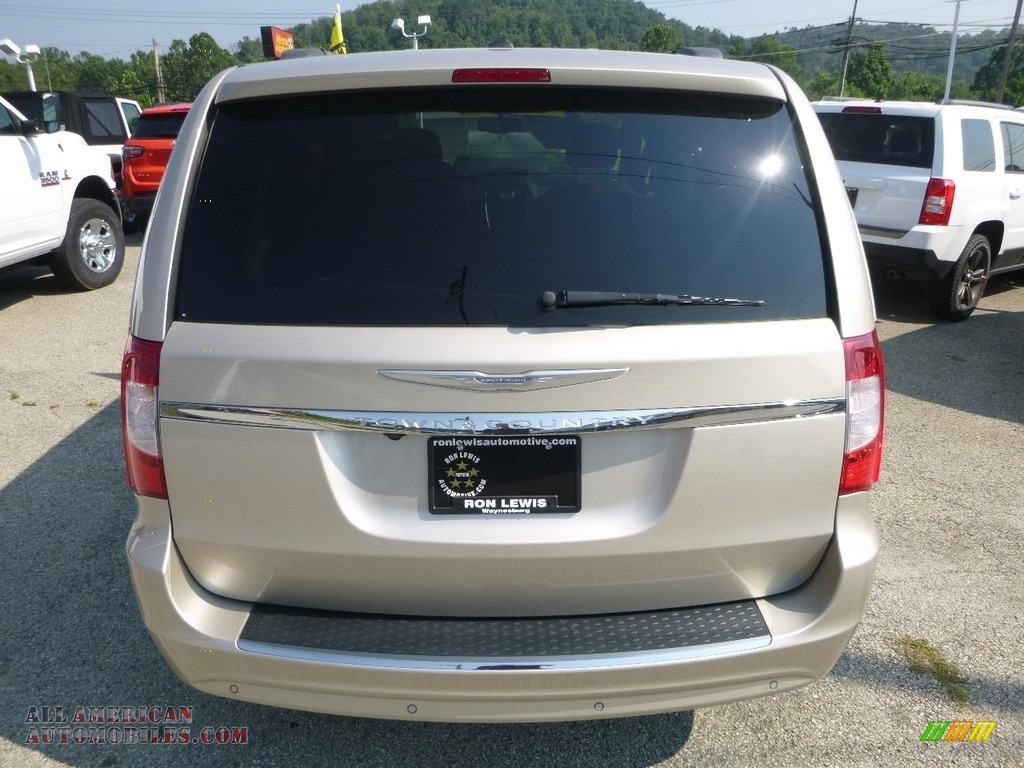 2013 Town & Country Touring - L - White Gold / Black/Light Graystone photo #4