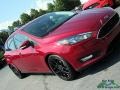 Ford Focus SE Hatch Ruby Red photo #30