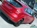 Ford Focus SE Hatch Ruby Red photo #31