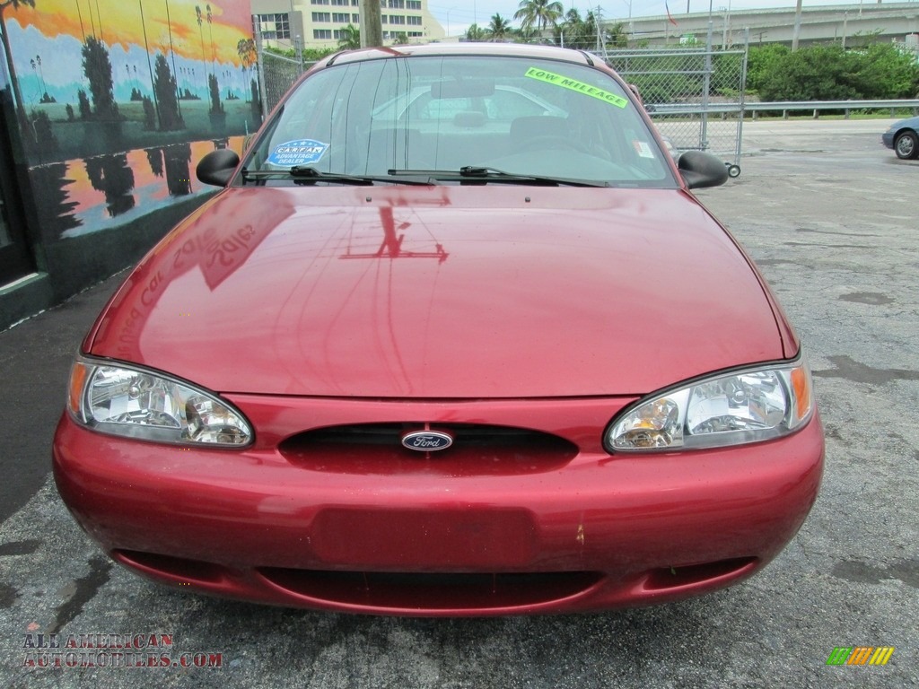 2002 Escort SE Sedan - Bright Red / Medium Graphite photo #5