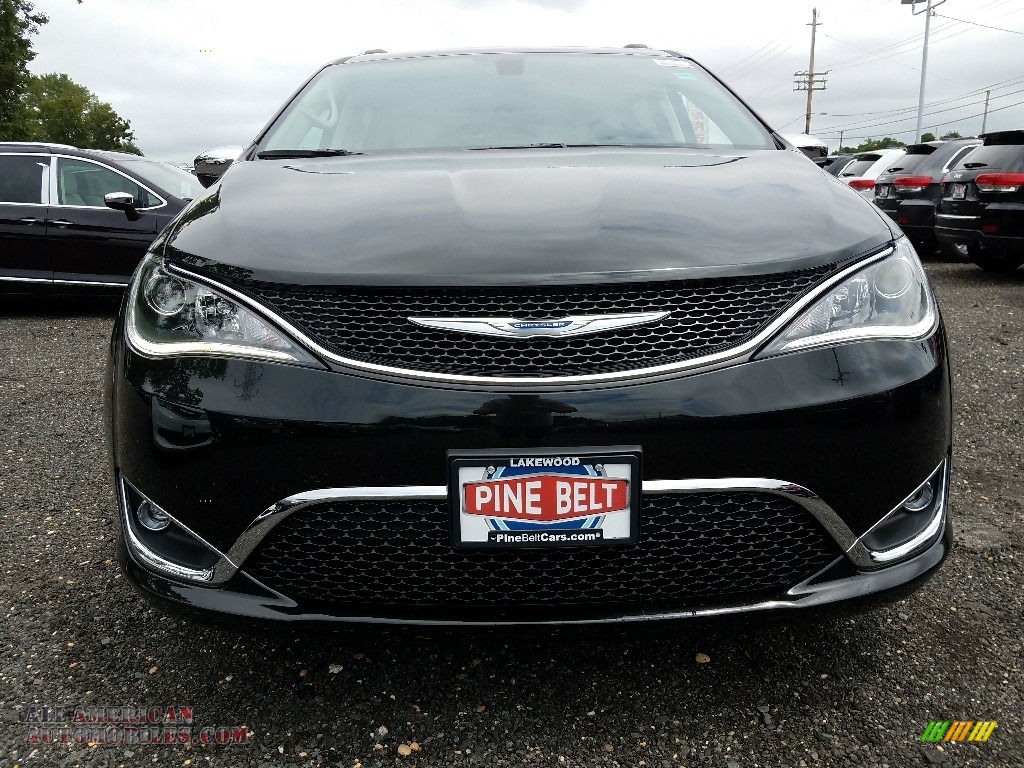 2017 Pacifica Limited - Brilliant Black Crystal Pearl / Black/Alloy photo #2