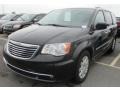 Chrysler Town & Country Touring Brilliant Black Crystal Pearl photo #1