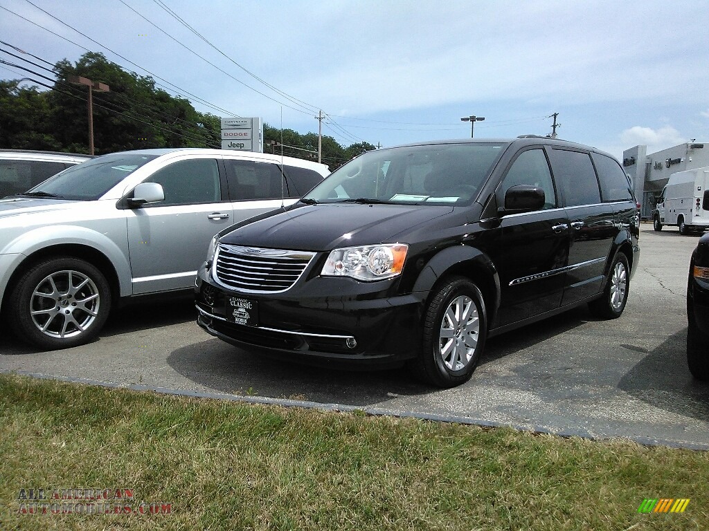 2015 Town & Country Touring - Brilliant Black Crystal Pearl / Black/Light Graystone photo #2