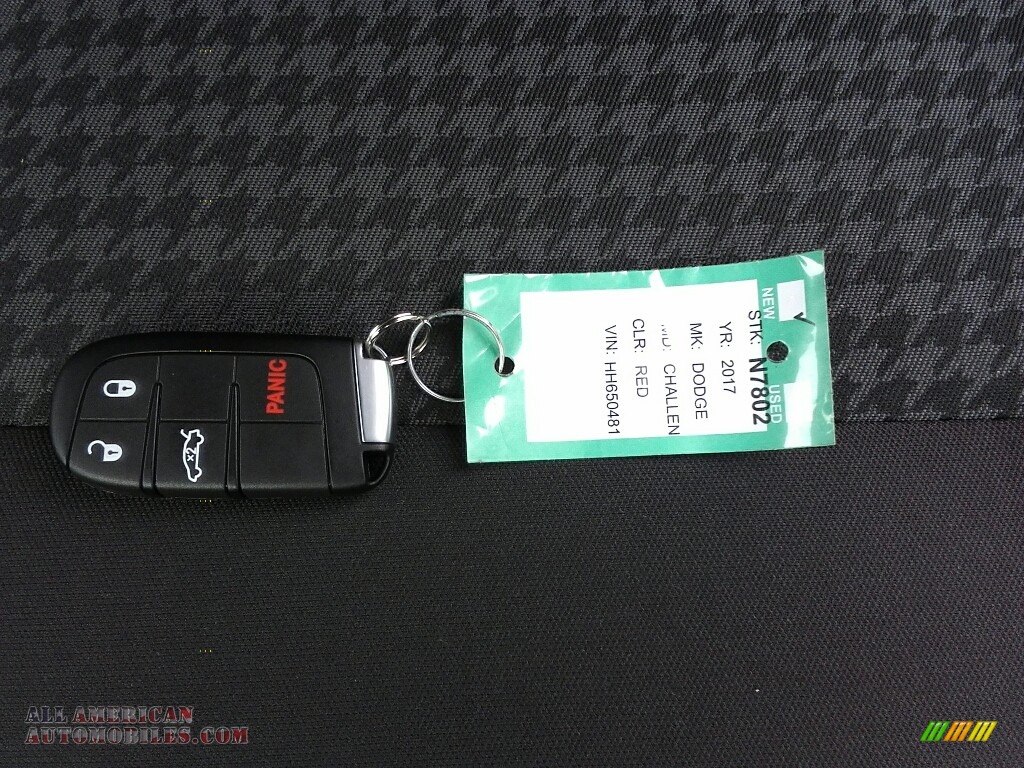 2017 Challenger R/T Scat Pack - Octane Red / Black photo #35