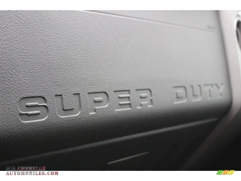 2012 F250 Super Duty Lariat Crew Cab 4x4 - Ingot Silver Metallic / Black photo #21