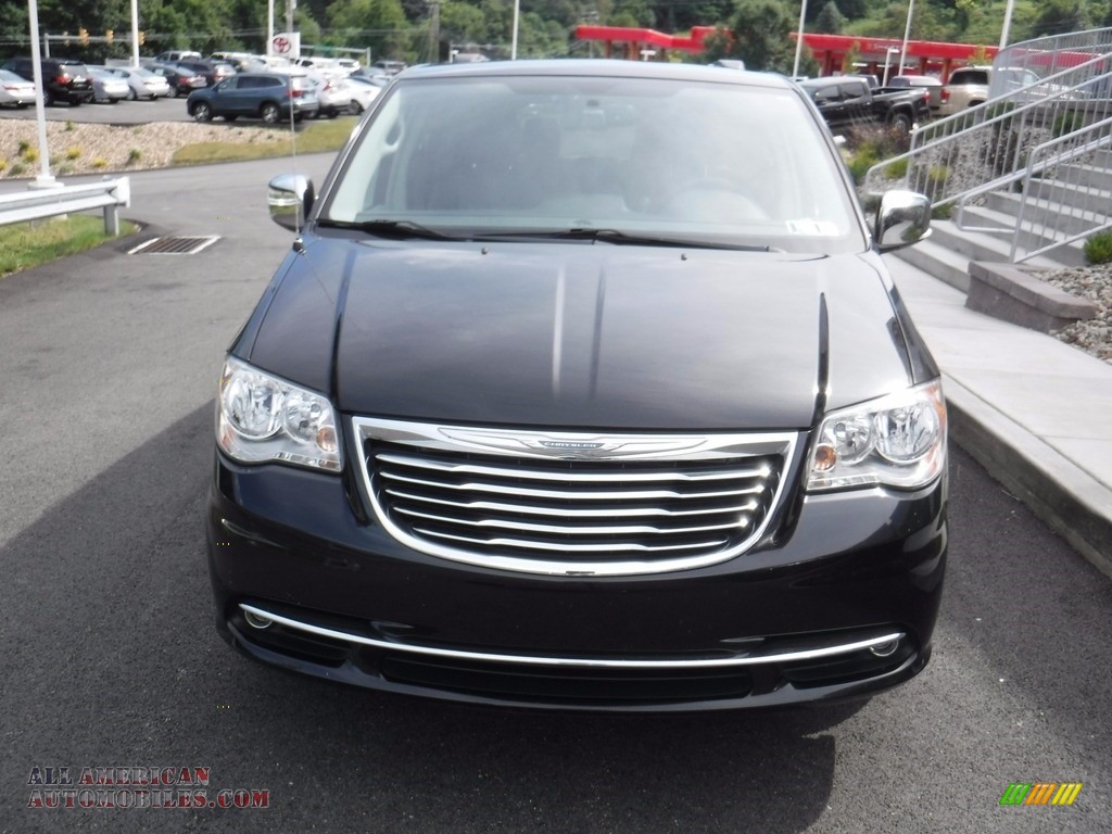 2012 Town & Country Touring - L - Brilliant Black Crystal Pearl / Black/Light Graystone photo #5