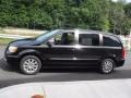 Chrysler Town & Country Touring - L Brilliant Black Crystal Pearl photo #7