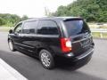 Chrysler Town & Country Touring - L Brilliant Black Crystal Pearl photo #8