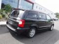 Chrysler Town & Country Touring - L Brilliant Black Crystal Pearl photo #9
