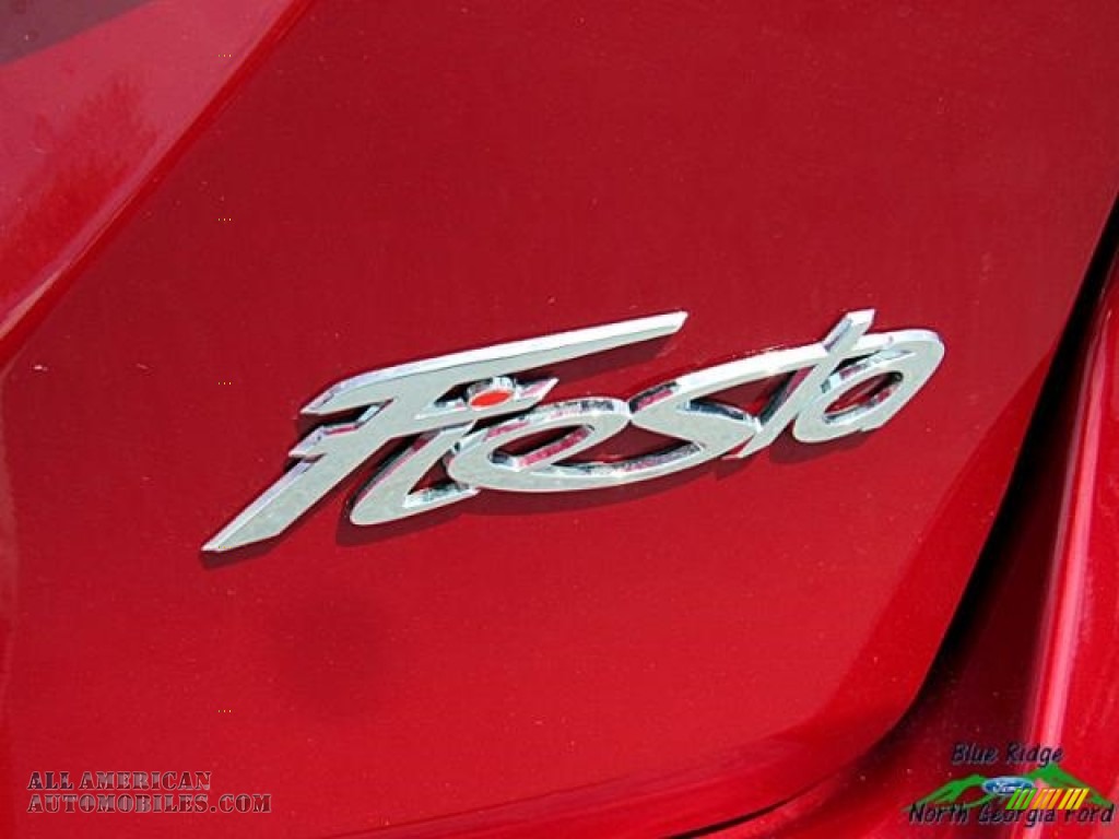 2017 Fiesta SE Sedan - Ruby Red / Charcoal Black photo #36