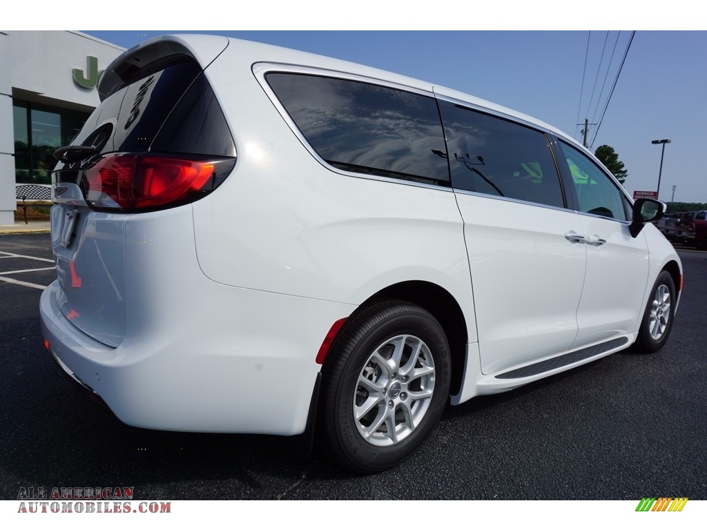 2017 Pacifica Touring L - Bright White / Cognac/Alloy/Toffee photo #7