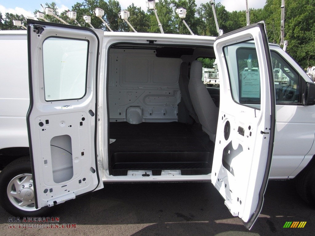 2011 E Series Van E150 Commercial - Oxford White / Medium Flint photo #20