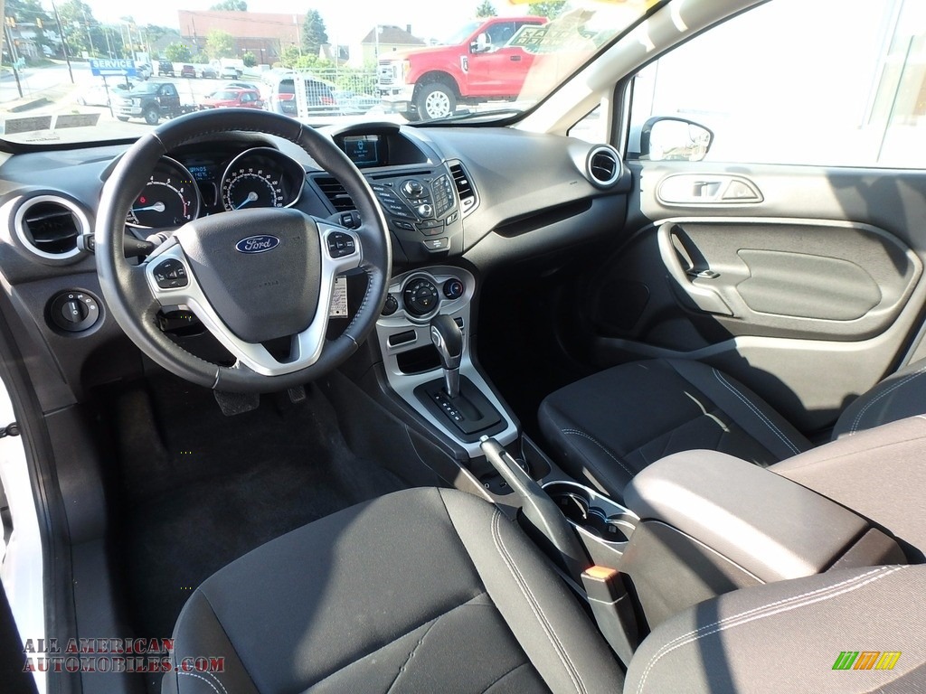 2015 Fiesta SE Hatchback - Oxford White / Charcoal Black photo #12